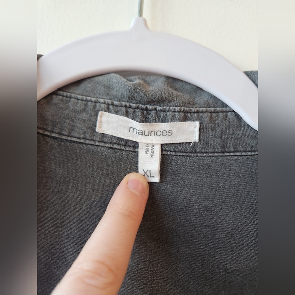 Button up - Picture 2 of 2